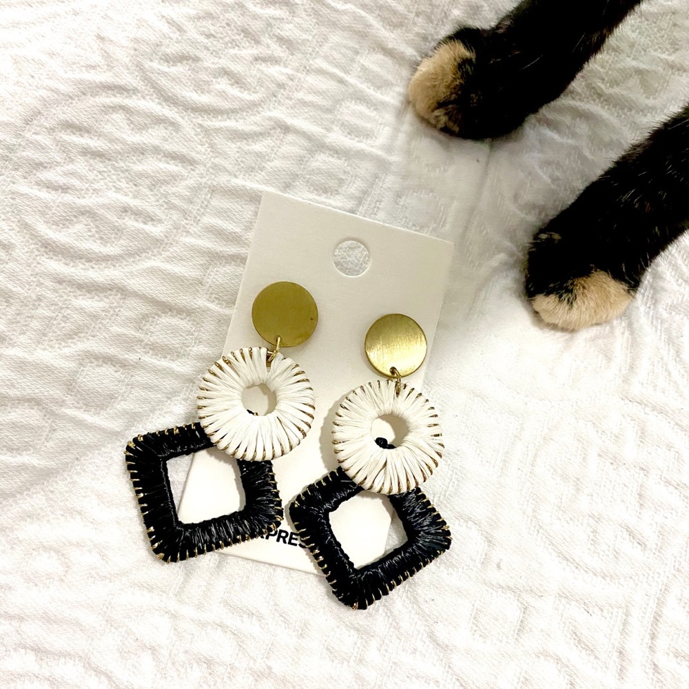 Express earrings ✨✨🤩